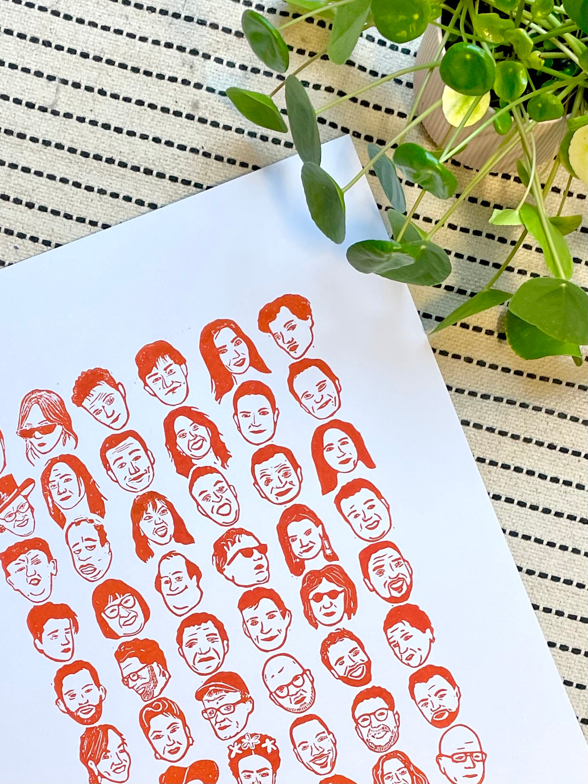 Just Humans - håndlavet linoleumstryk i A2