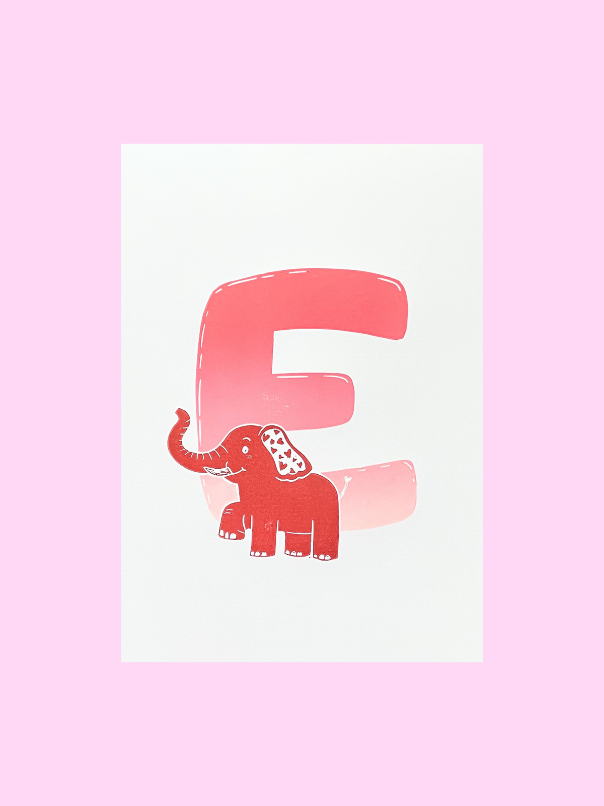 Bogstavsplakat E med elefant – håndlavet linoleumstryk i A3 fra Lino.Memories