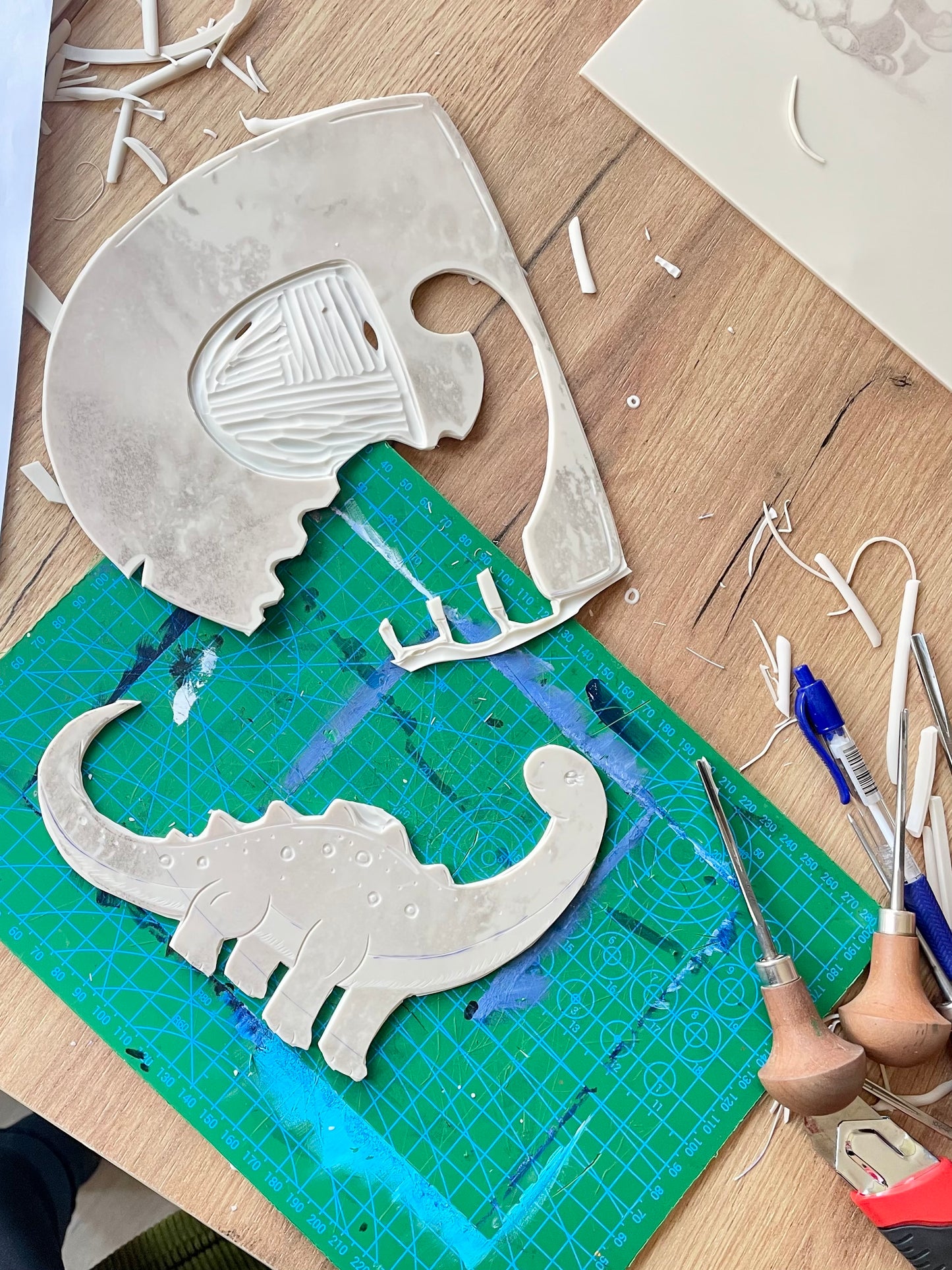 ‘D’ bogstavsplakat - håndlavet linoleumstryk (vælg farve)