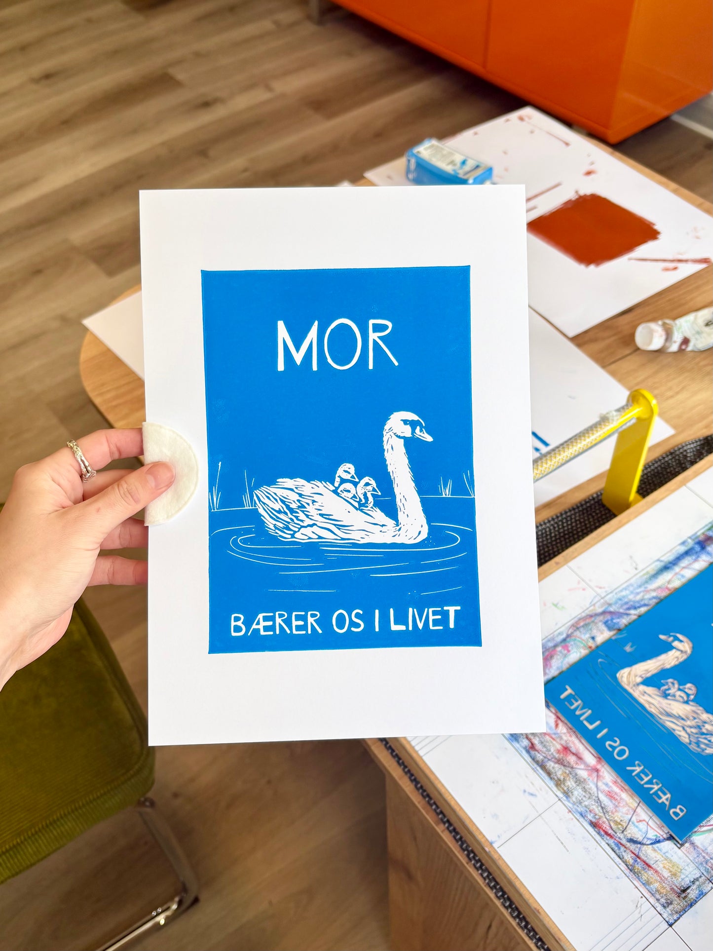 Mor - håndlavet linoleumstryk (vælg farve)
